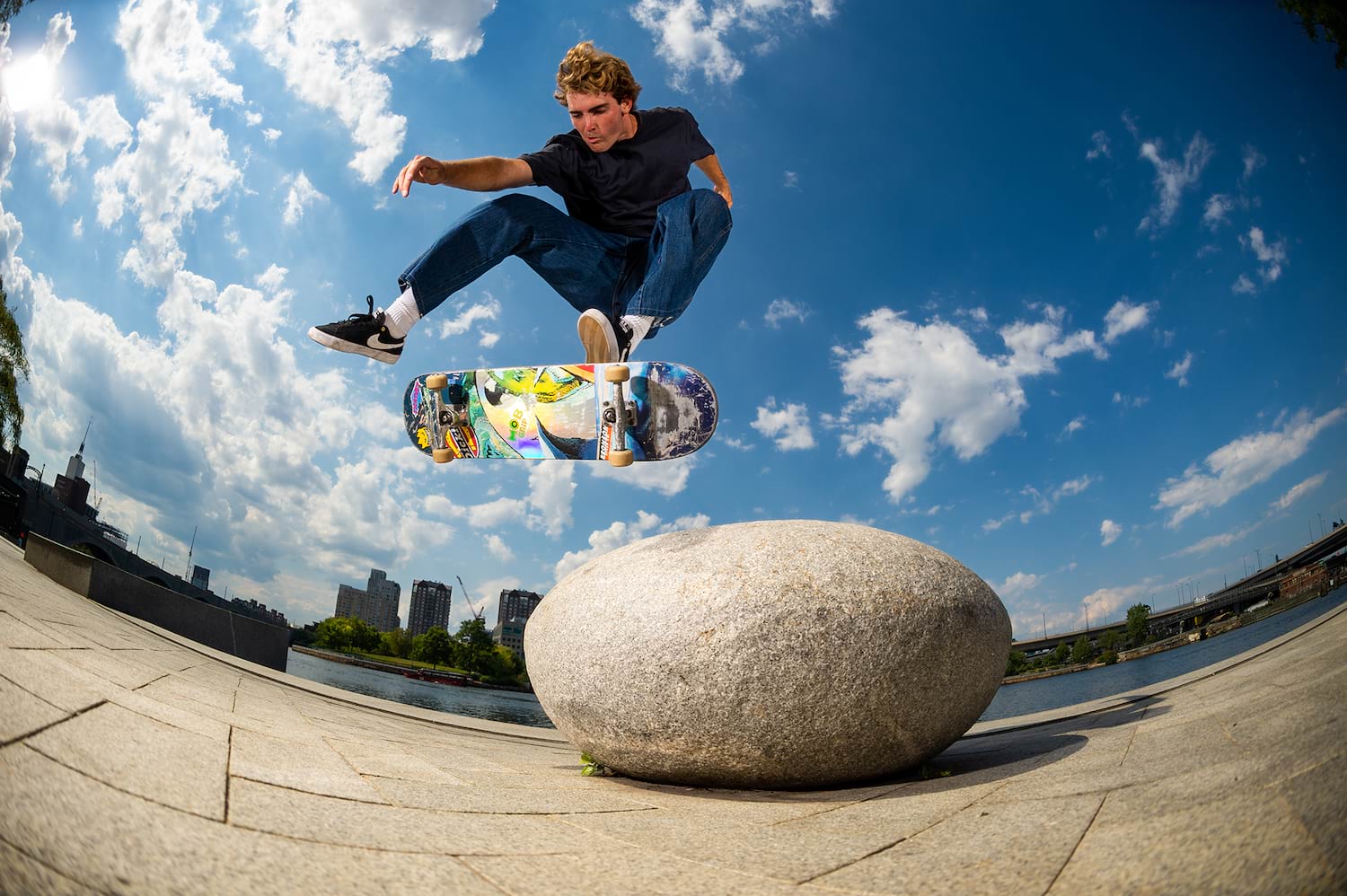 ﻿Dylan Jaeb adalah skateboarder muda asal California yang telah mencuri perhatian dunia skateboarding dengan bakat dan gaya uniknya.