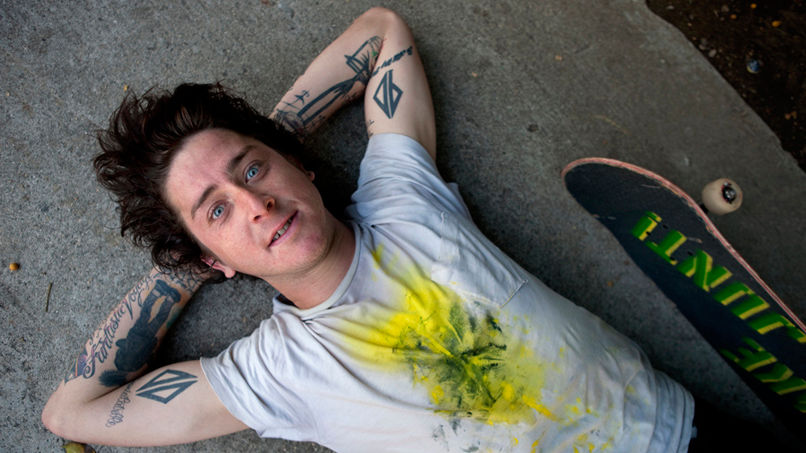 Dustin Dollin adalah salah satu skateboarder paling liar dan penuh karakter di dunia skateboard profesional. Dikenal karena gaya skatingnya yang agresif dan tidak kenal takut, serta kepribadian yang mencerminkan semangat pemberontakan, Dollin telah menjadi ikon skateboard jalanan dunia